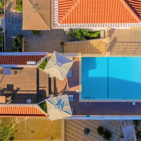 Vereniki Appartement Finikounta